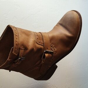 MUSSE & CLOUD Anzel Tan Leather Distressed Boots